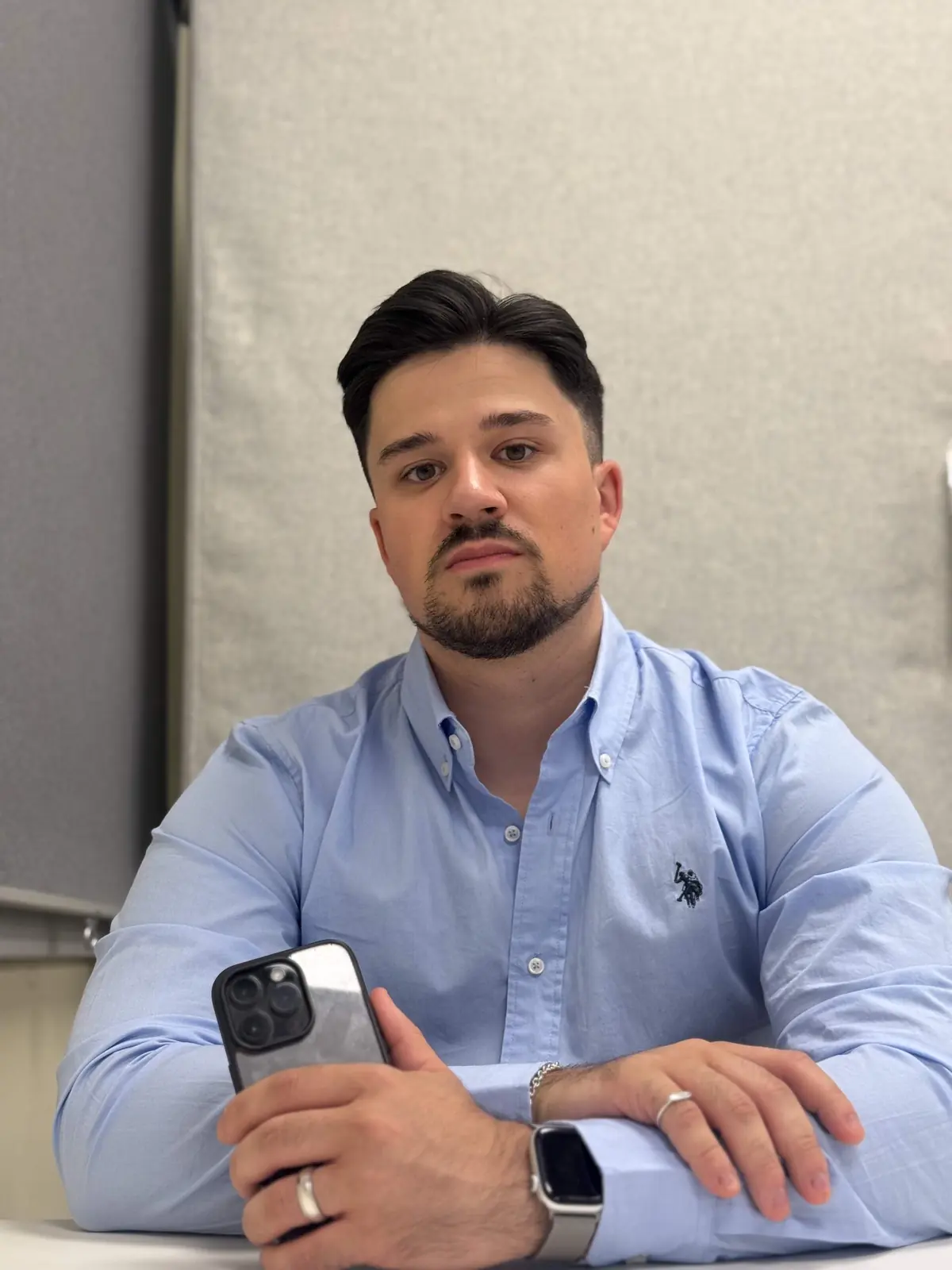 Alexander Przybilla im Büro